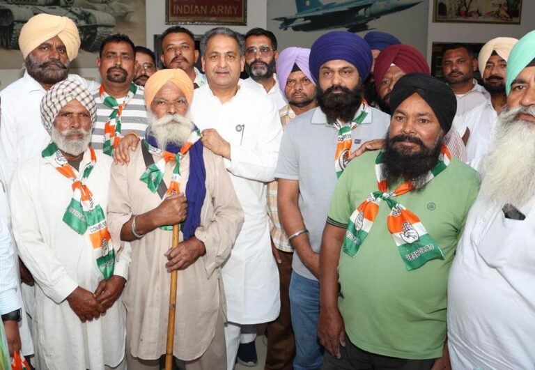 ਸਾਬਕਾ ਮੰਤਰੀ ਸ੍ਰੀ ਵਿਜੈ ਇੰਦਰ ਸਿੰਗਲਾ ਦੀ ਅਗਵਾਈ ਵਿੱਚ ਪਿੰਡ ਮੰਗਵਾਲ ਦੀਆਂ ਪ੍ਰਮੁੱਖ ਸ਼ਖਸੀਅਤਾਂ ਕਾਂਗਰਸ ਪਾਰਟੀ ‘ਚ ਸ਼ਾਮਲ